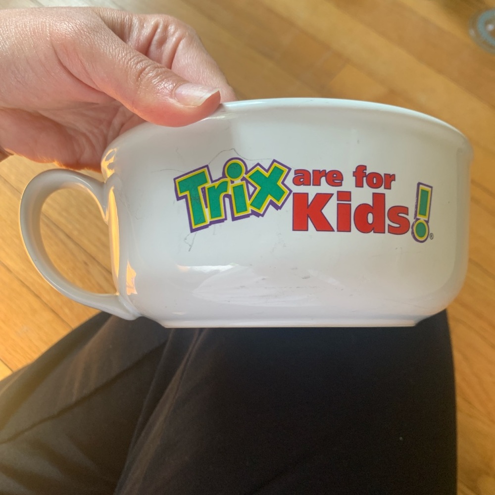 Trix cereal bowl - Picture 4 of 4